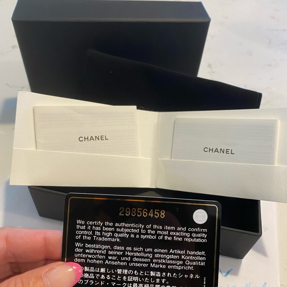 Chanel 20s Purple Flat Card Holder - Picture 14 of 14